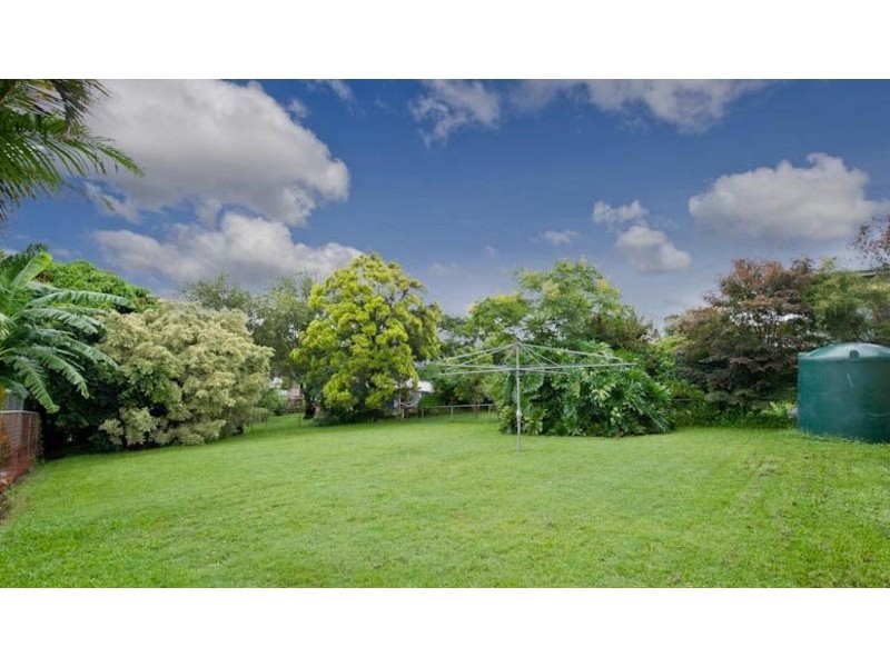 7 Yanderra Avenue, Arana Hills QLD 4054