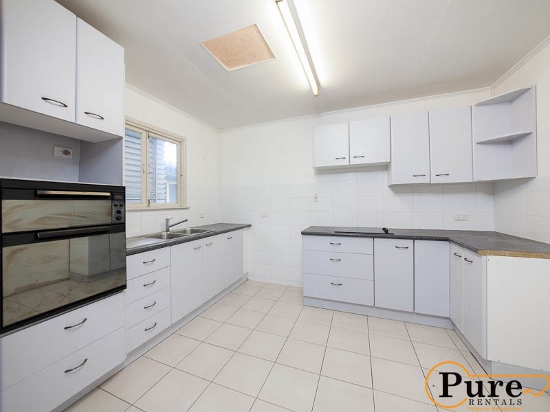 8 Rossiter Street, Morningside QLD 4170