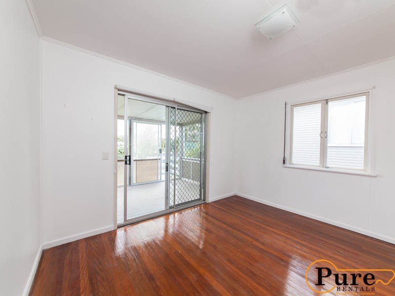 8 Rossiter Street, Morningside QLD 4170