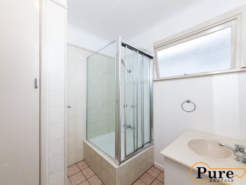 8 Rossiter Street, Morningside QLD 4170