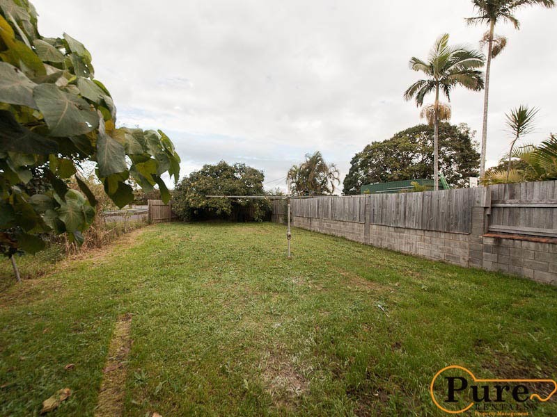 8 Rossiter Street, Morningside QLD 4170