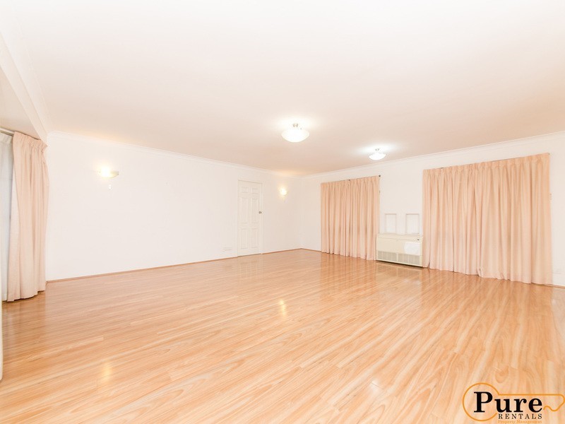 8 Niven Street, Stafford Heights QLD 4053