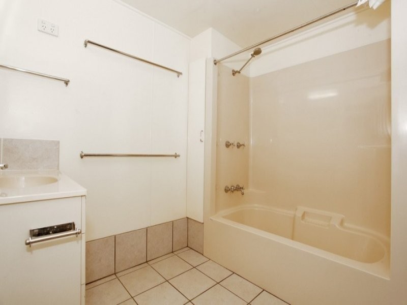 9 Nile Street, Riverview QLD 4303