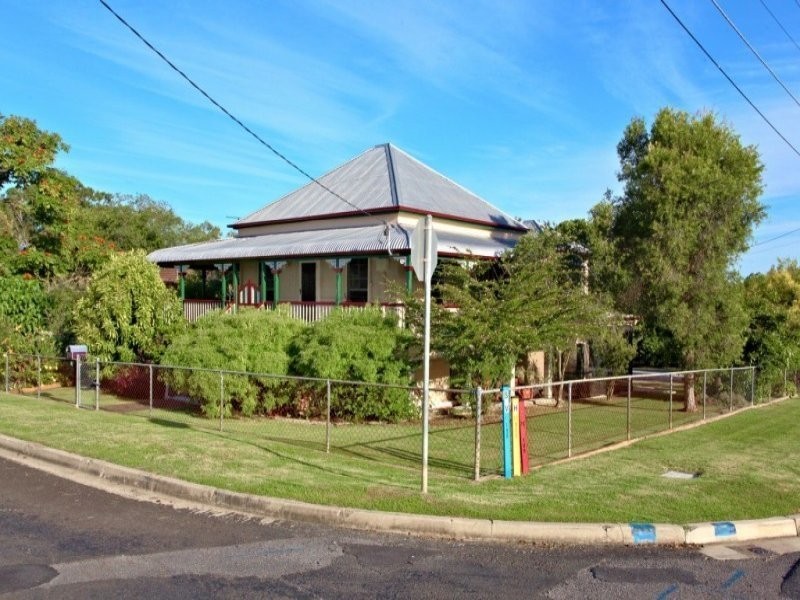 9 Nile Street, Riverview QLD 4303