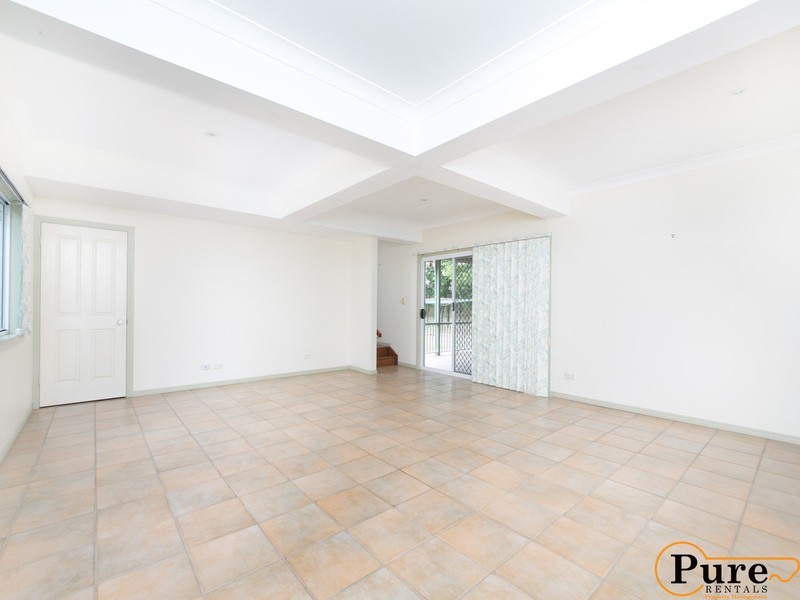 38 Kenneth Street, Coorparoo QLD 4151