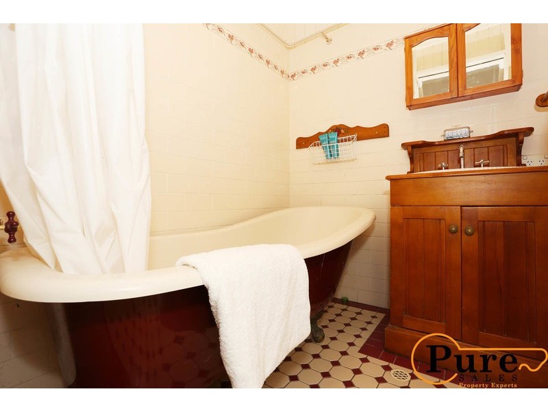 1 Manly Road, Manly QLD 4179