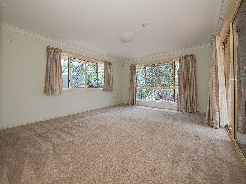 23  Mukurta Street, Chapel Hill QLD 4069