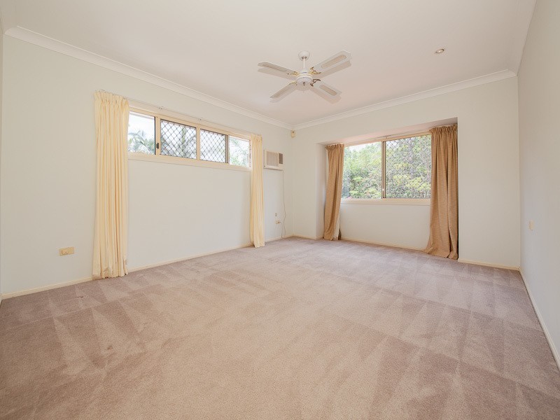 23  Mukurta Street, Chapel Hill QLD 4069
