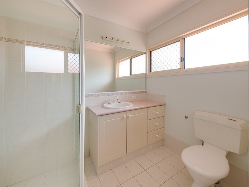 23  Mukurta Street, Chapel Hill QLD 4069