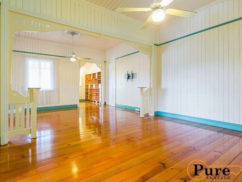 81 Lloyd Street, Camp Hill QLD 4152