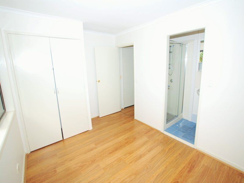 8 Kavanagh Road, Wishart QLD 4122