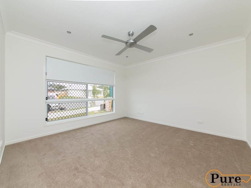 43 Stoneleigh Reserve Boulevard, Logan Reserve QLD 4133