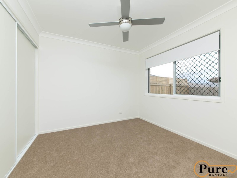 43 Stoneleigh Reserve Boulevard, Logan Reserve QLD 4133