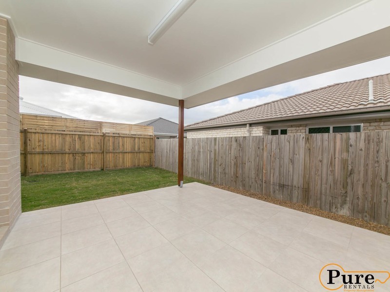 43 Stoneleigh Reserve Boulevard, Logan Reserve QLD 4133