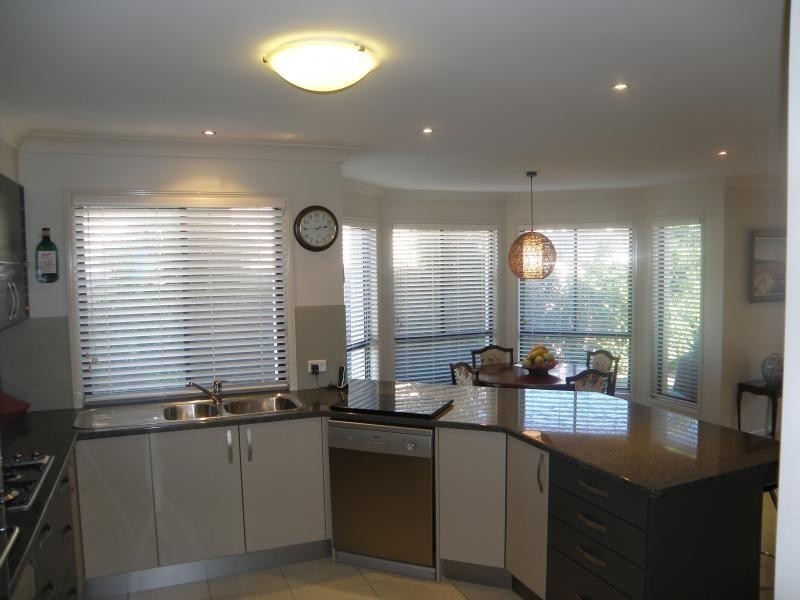 16 Bottlebrush Street, Heathwood QLD 4110