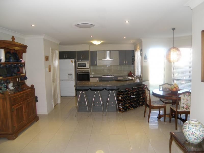 16 Bottlebrush Street, Heathwood QLD 4110