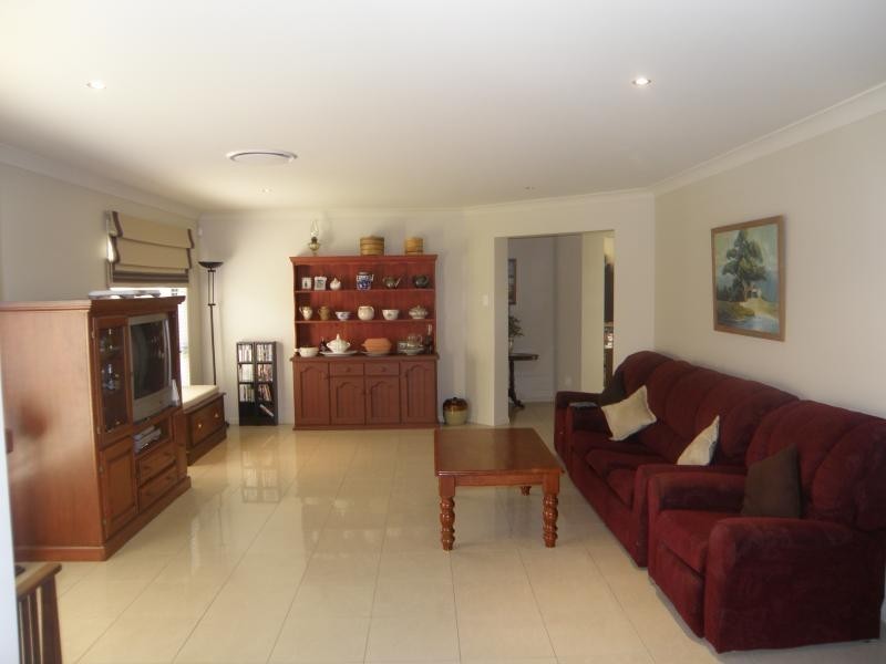 16 Bottlebrush Street, Heathwood QLD 4110