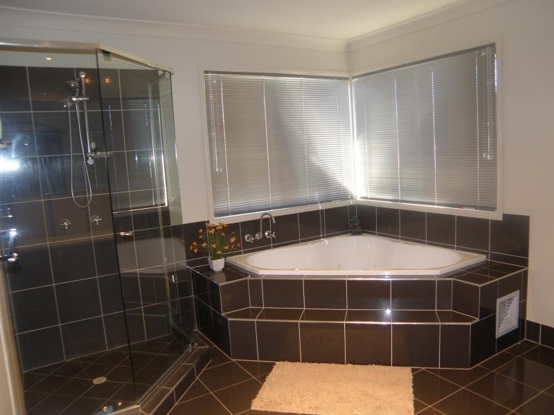 16 Bottlebrush Street, Heathwood QLD 4110