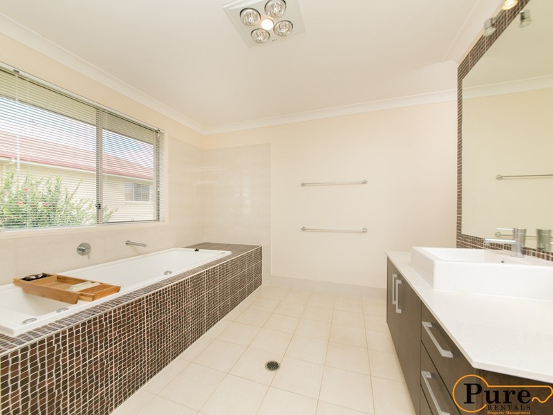 50 Trinity Crescent, Augustine Heights QLD 4300