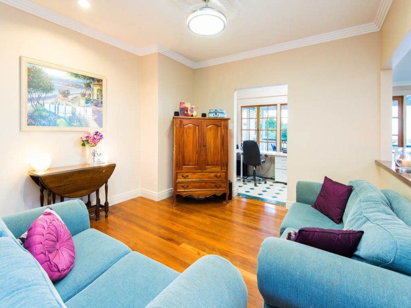 74 Mountain Street, Mount Gravatt QLD 4122