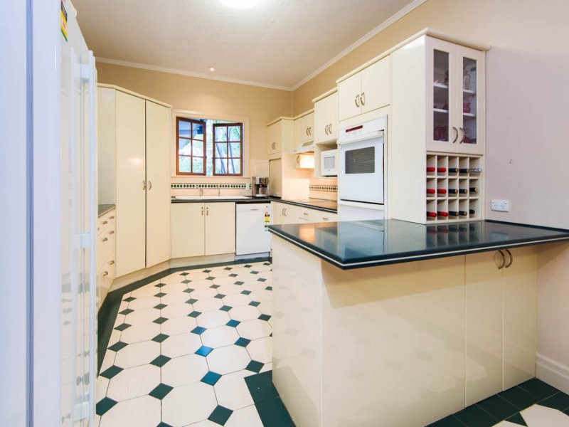 74 Mountain Street, Mount Gravatt QLD 4122