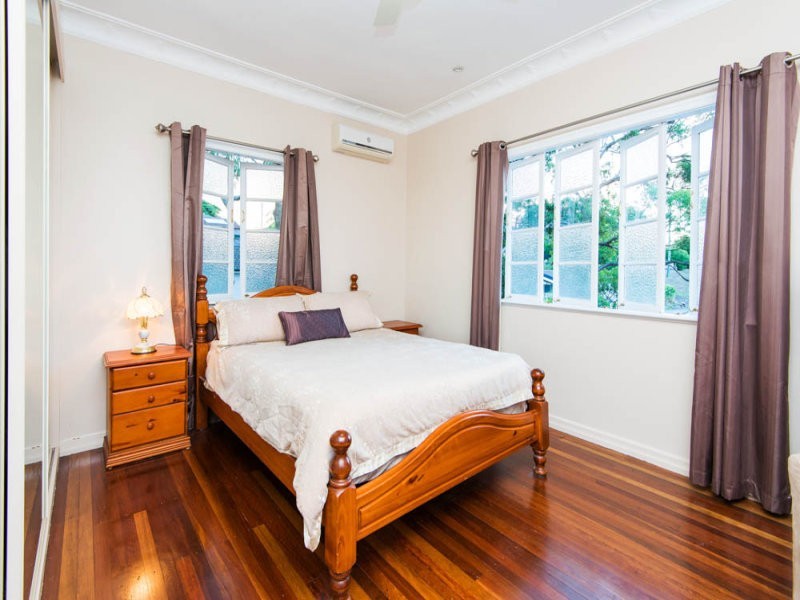 74 Mountain Street, Mount Gravatt QLD 4122