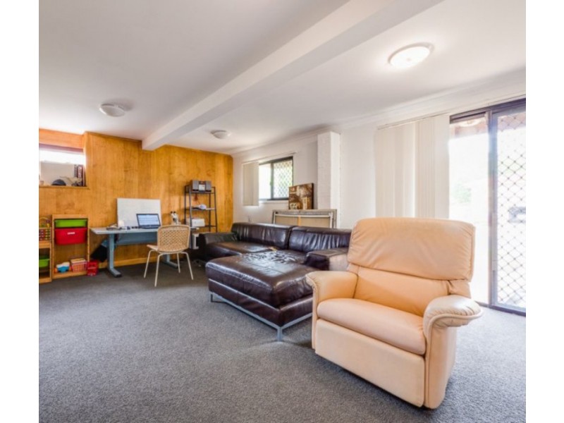 34 Dunbil Avenue, Ferny Hills QLD 4055