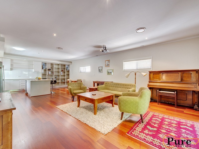 12a Birdwood Road, Holland Park West QLD 4121