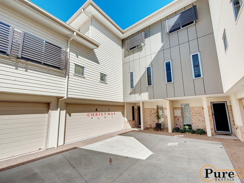 12a Birdwood Road, Holland Park West QLD 4121