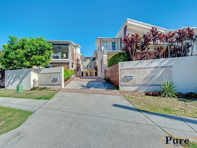 12a Birdwood Road, Holland Park West QLD 4121