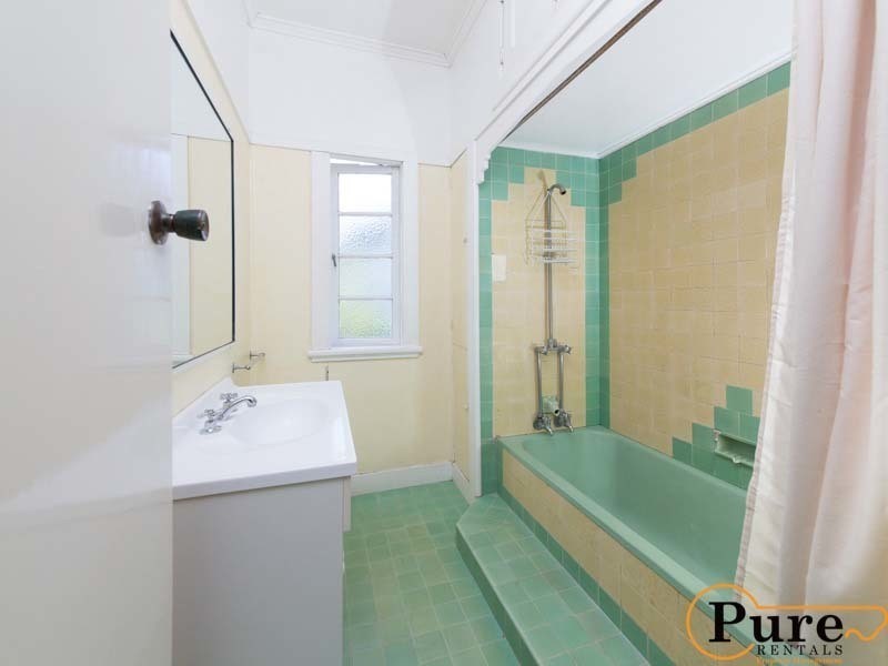 29 Weal Avenue, Tarragindi QLD 4121