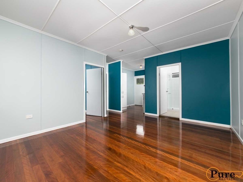 2/23 Woodford Street, Holland Park West QLD 4121