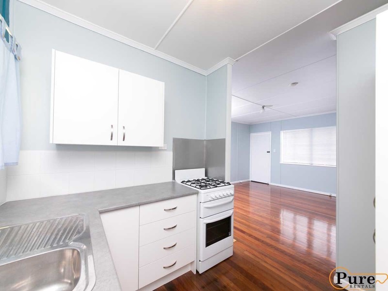 2/23 Woodford Street, Holland Park West QLD 4121