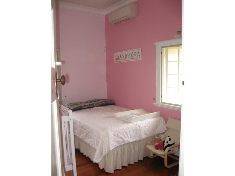 17 Dennis Street, Grange QLD 4051