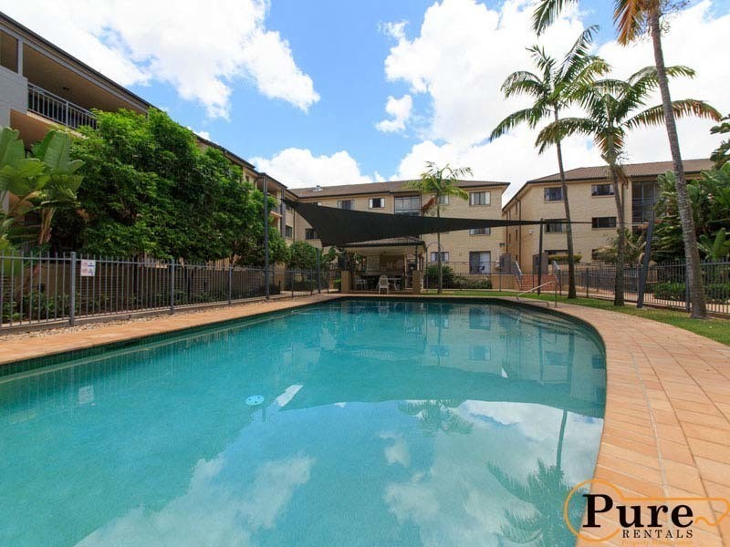 63/300 Sir Fred Schonell Drive, St Lucia QLD 4067