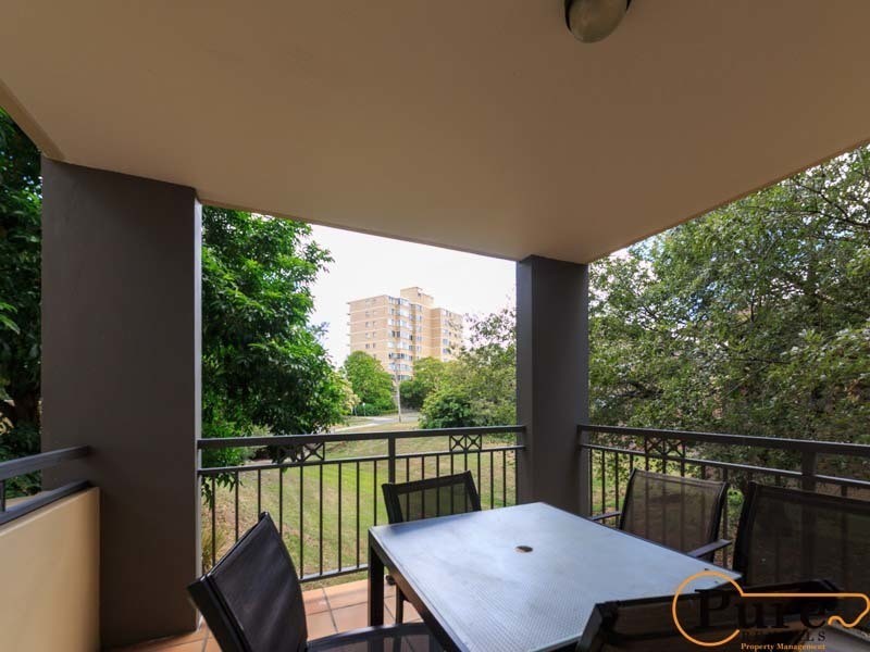 63/300 Sir Fred Schonell Drive, St Lucia QLD 4067