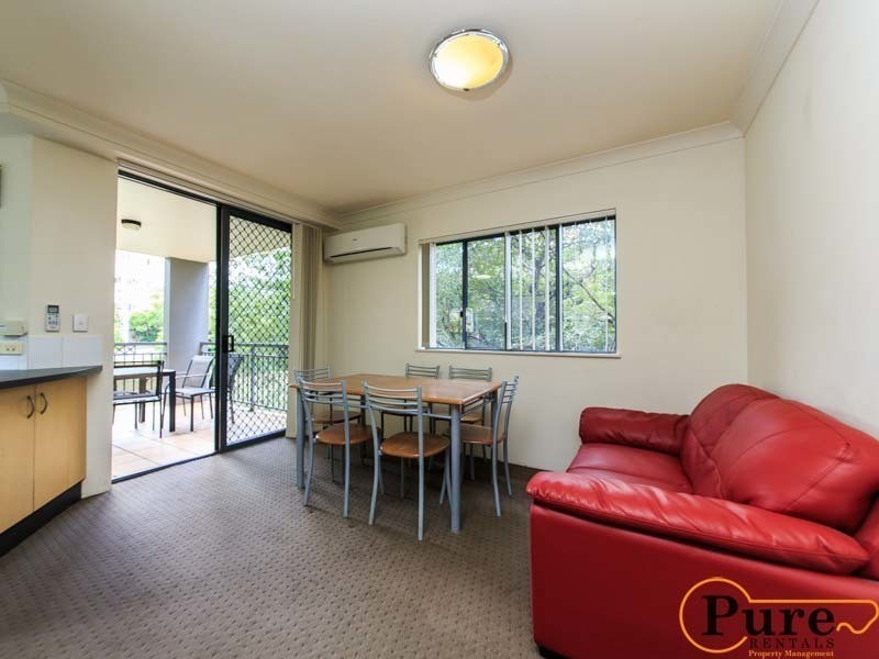 63/300 Sir Fred Schonell Drive, St Lucia QLD 4067
