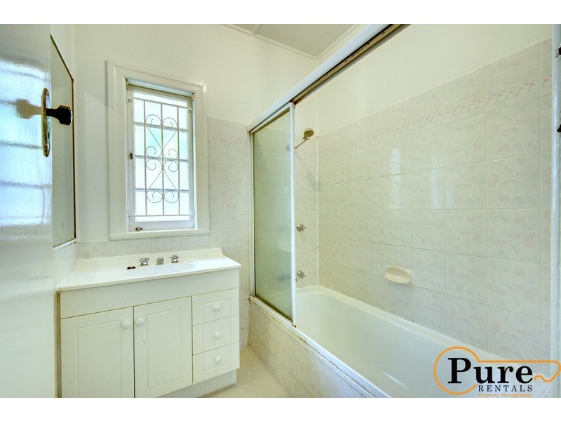 65 Chaucer Street, Moorooka QLD 4105