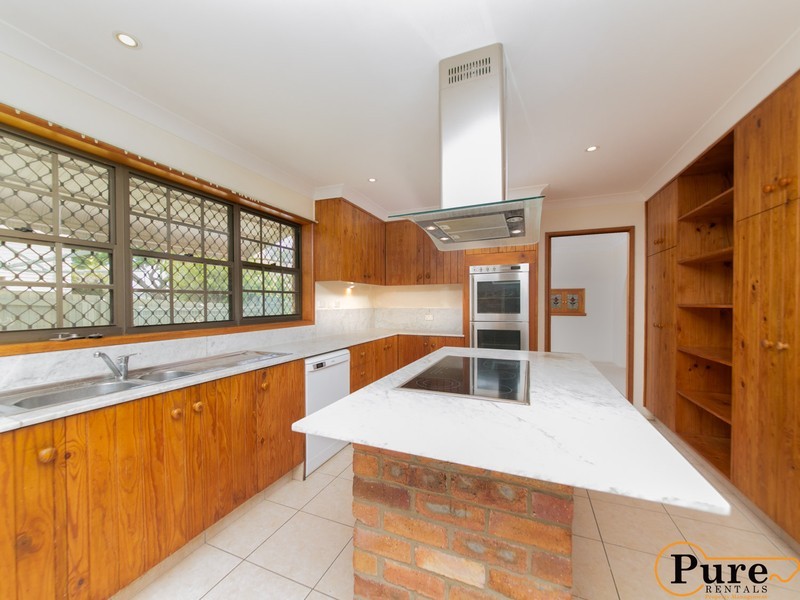 1 Travolta Street, Stafford Heights QLD 4053