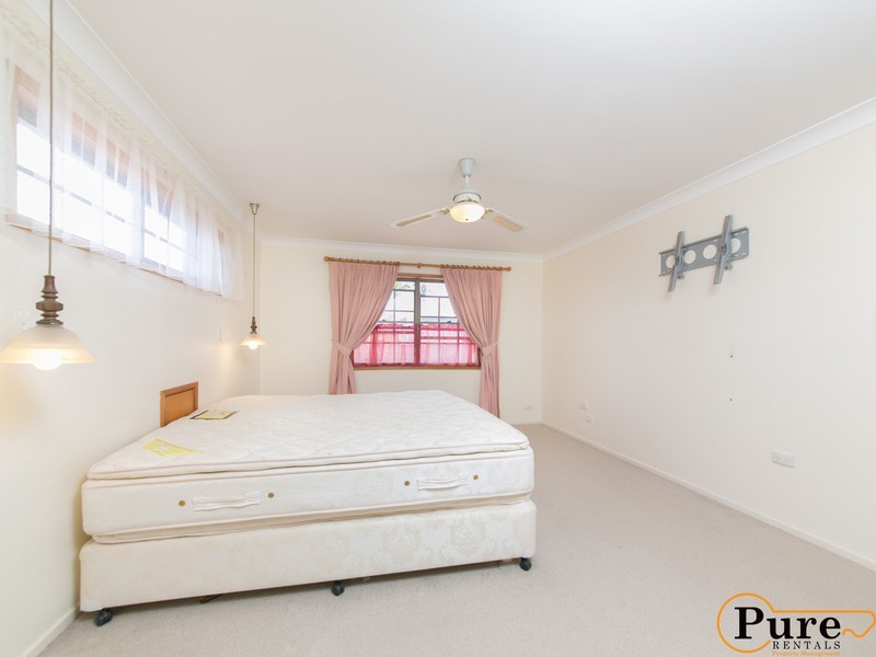 1 Travolta Street, Stafford Heights QLD 4053