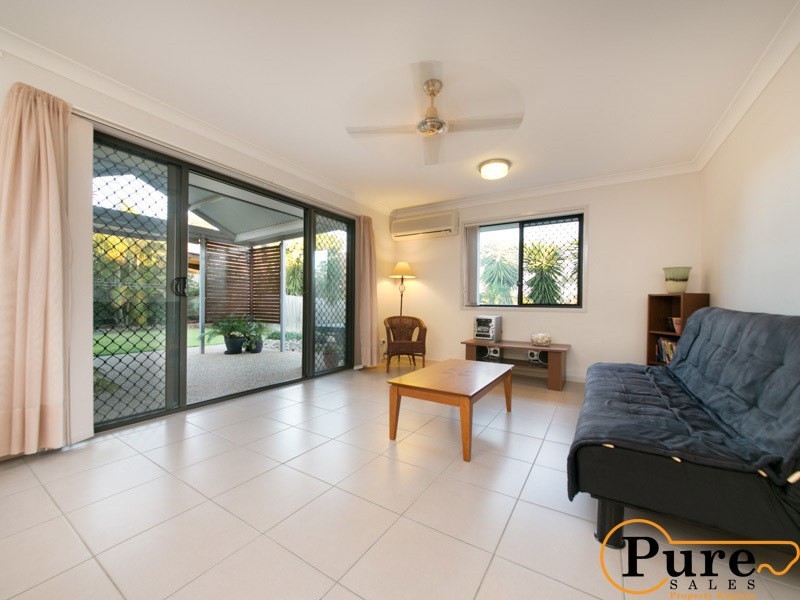 4 Schafer Court, Edens Landing QLD 4207