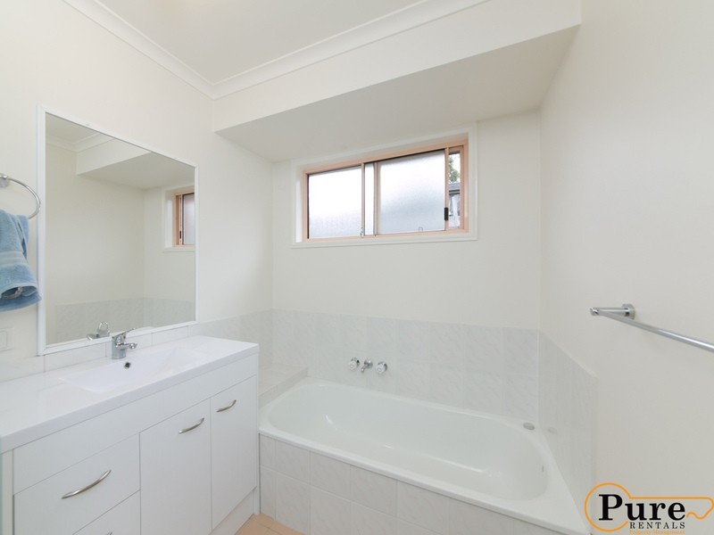 4 Script Court, Oxenford QLD 4210