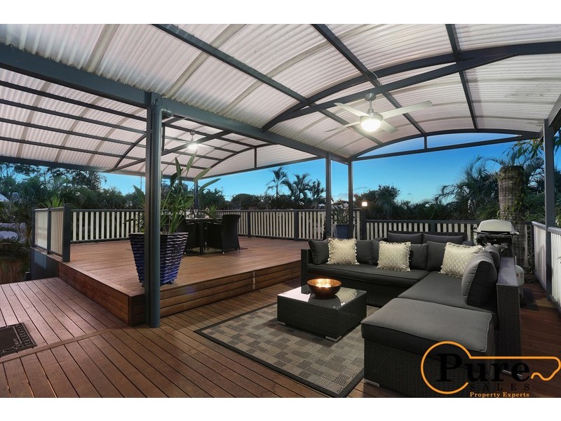 2 Gordon Parade, Manly QLD 4179