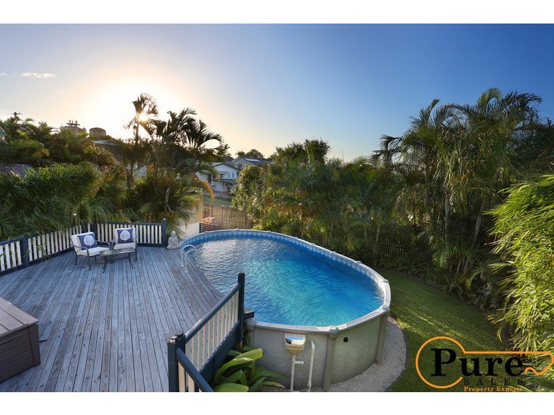 2 Gordon Parade, Manly QLD 4179