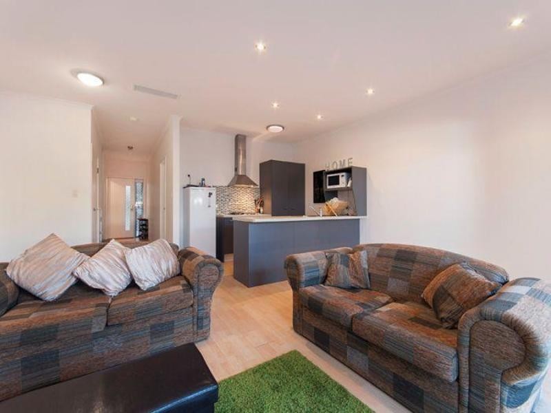 4/100  Bride Street, Wynnum QLD 4178