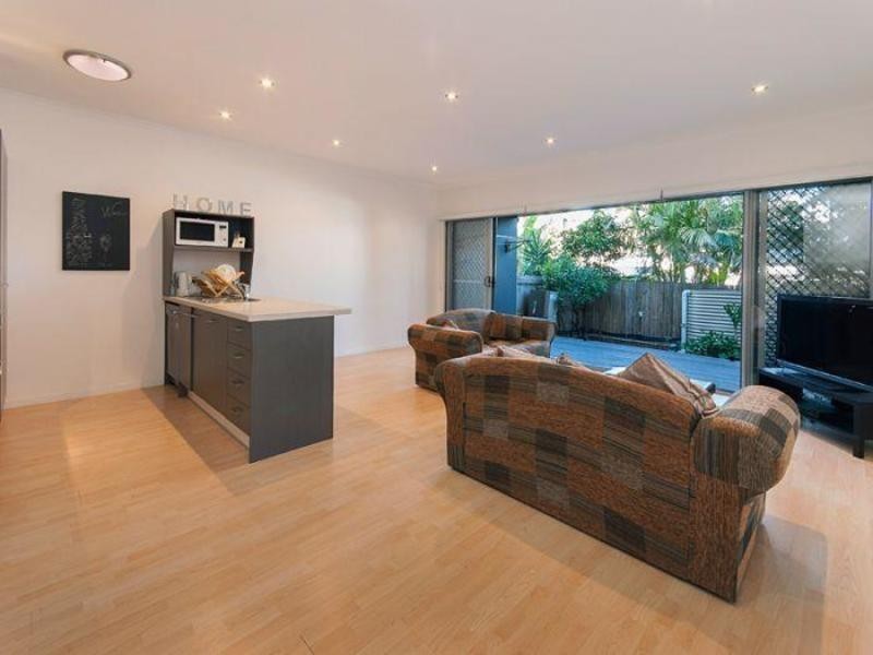 4/100  Bride Street, Wynnum QLD 4178