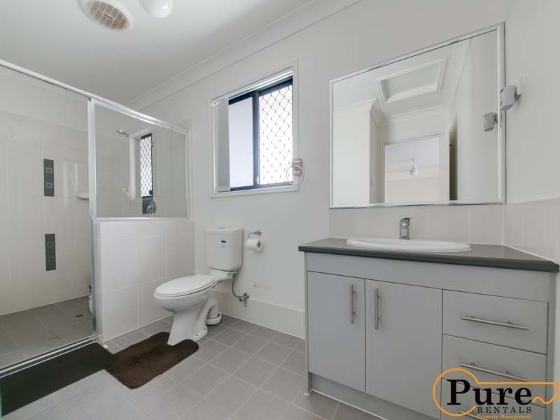 1/3 Palmerston Lane, Fitzgibbon QLD 4018