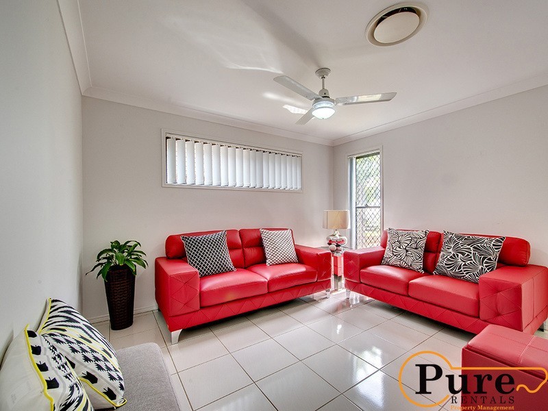 56 Merimbula Crescent, Fitzgibbon QLD 4018