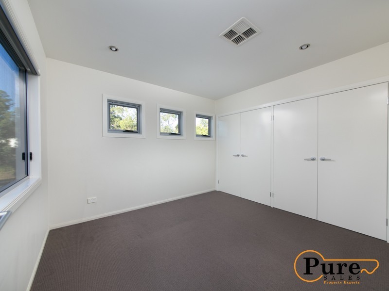 99 Livesay Road, Moggill QLD 4070