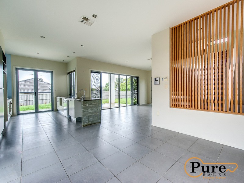 99 Livesay Road, Moggill QLD 4070